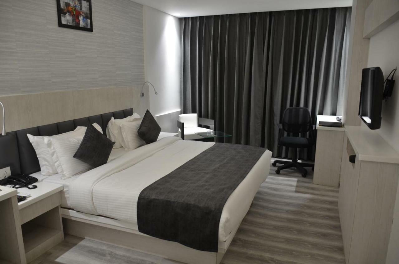 Hotel Radiance Барели Экстерьер фото