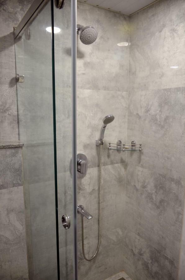 Hotel Radiance Барели Экстерьер фото