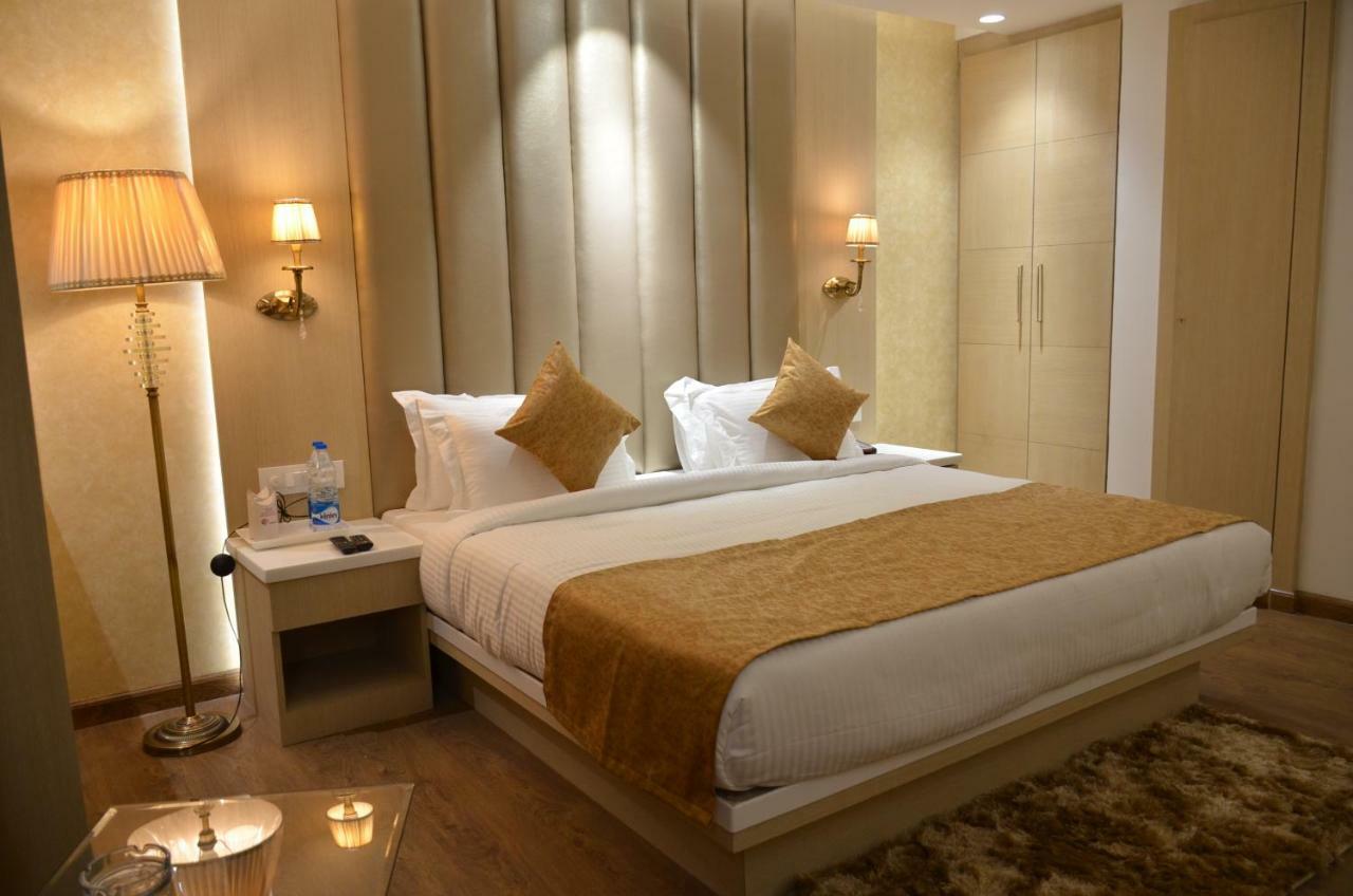 Hotel Radiance Барели Экстерьер фото