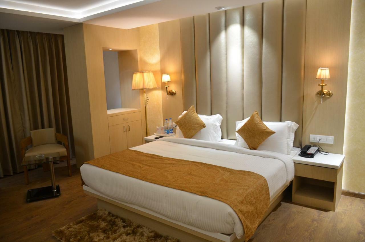 Hotel Radiance Барели Экстерьер фото