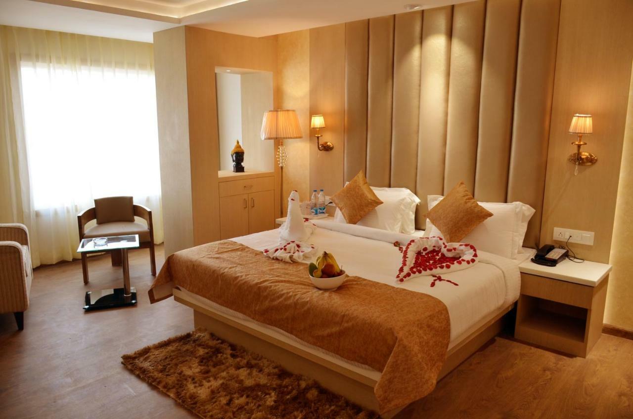 Hotel Radiance Барели Экстерьер фото